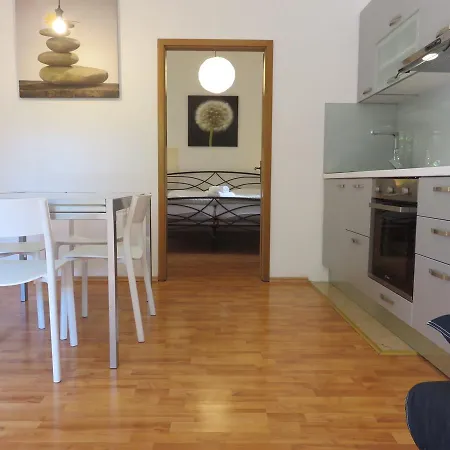 One Bedroom Kuzmaniceva Street *